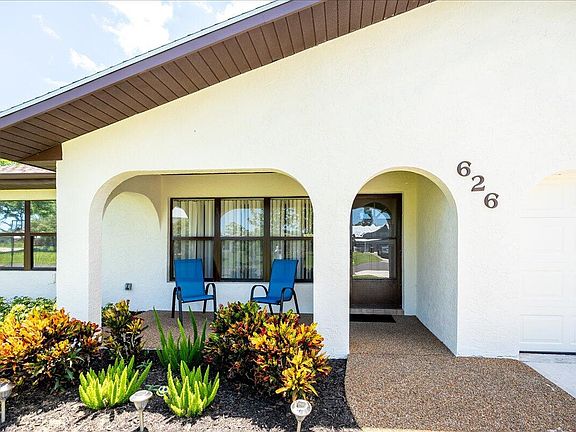 3rd image of 626 SE Majestic Terrace