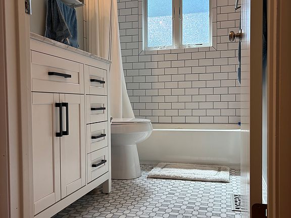 4th image of 518 Hudson Ave
