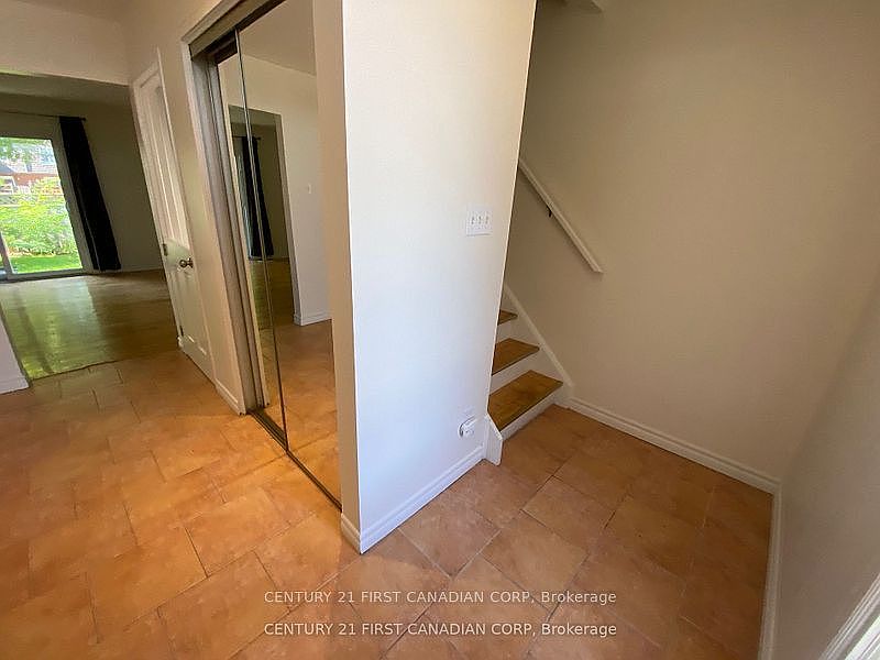London Townhouse for rent - 3 Bedrooms — photo 11
