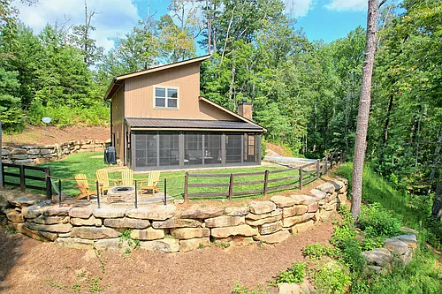 112 John English Dr Photo 1