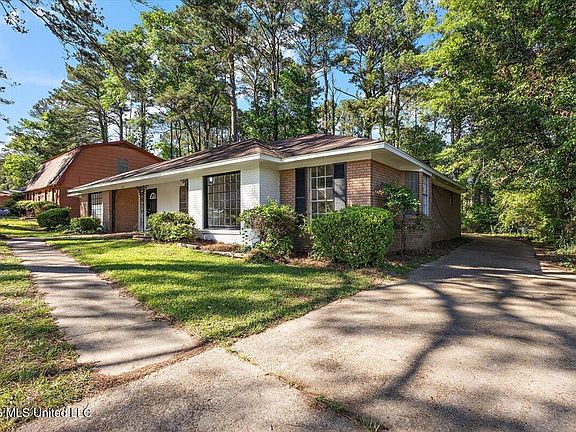 3rd image of 3444 Dundee Ln