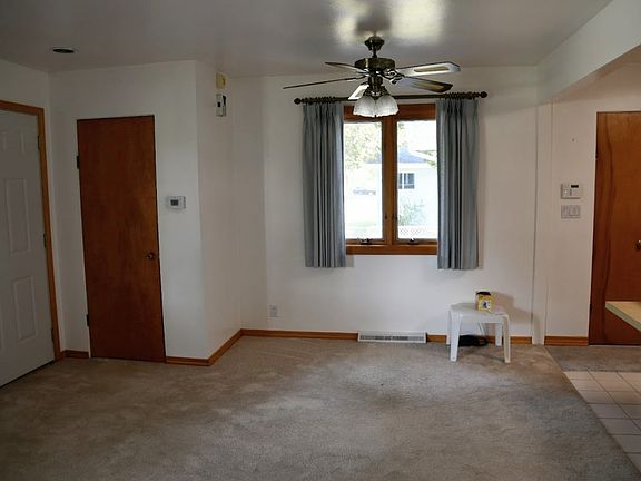 5th image of 5473 Goetz Ct