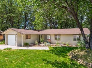553 N Adams Dr, Mount Shasta, CA 96067