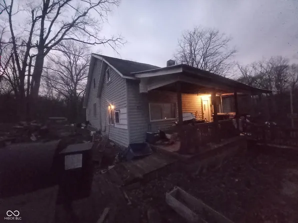 179 Durkees Ferry Rd, West Terre Haute, IN 47885