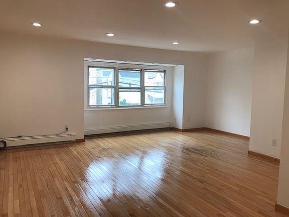 3rd image of 40 Liberty Ave #2