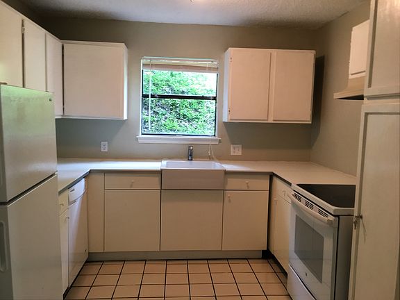2nd image of 6404 Auburn Dr #A
