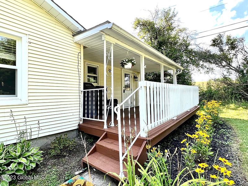 3rd image of 185 Holcomb Road