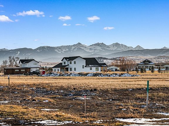 2nd image of 2 Crossbill Rd