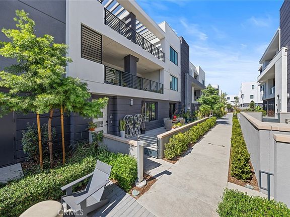 3rd image of 16175 Dawn Way #103
