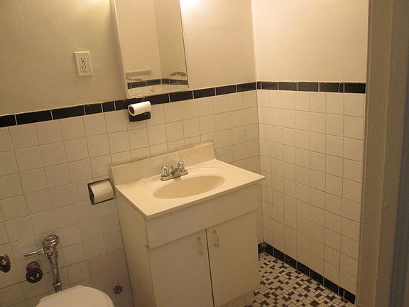 5th image of 1388 2nd Ave APT 3B