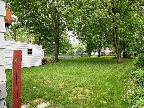 5th image of 3920 W 226th St
