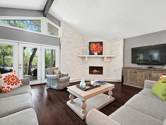 3rd image of 1211 Falcon Ledge Dr