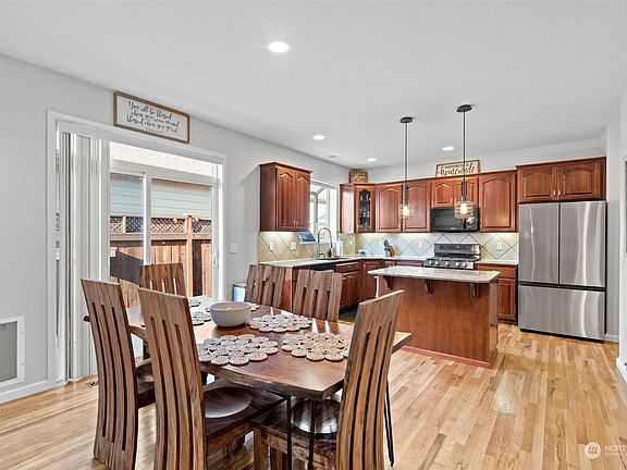 3rd image of 15209 148th Avenue Ct E