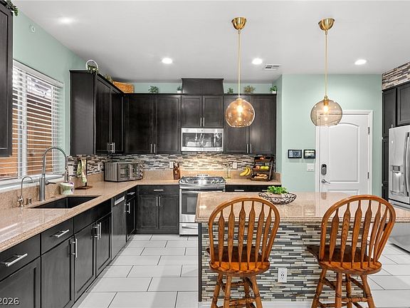 2nd image of 1409 Sandstone View Way