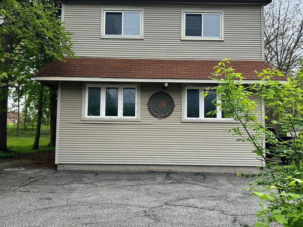 46 Center Rd #1