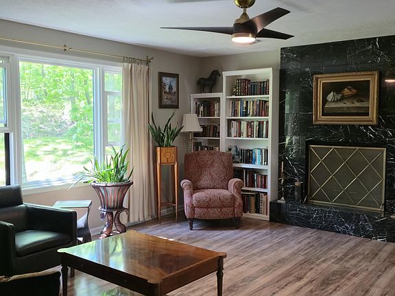 5th image of 184 Lakewood Dr