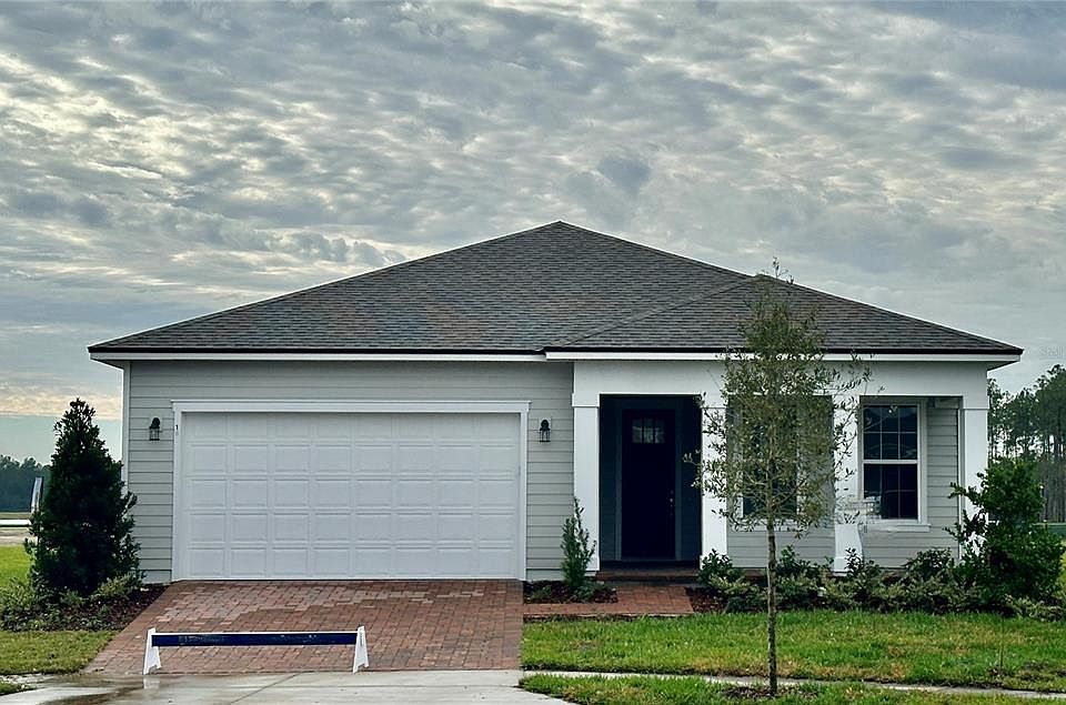 1st image of 16 Jackson Blue Pl