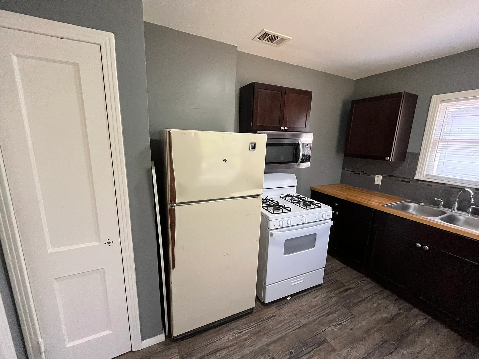 02 Waverly — Photo 4