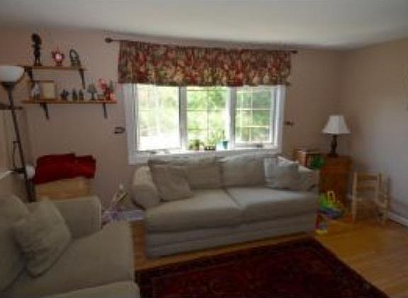 5th image of 34 McKenna Dr
