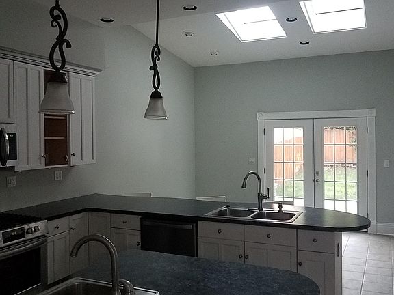 3rd image of 2713 Atlantic Ave