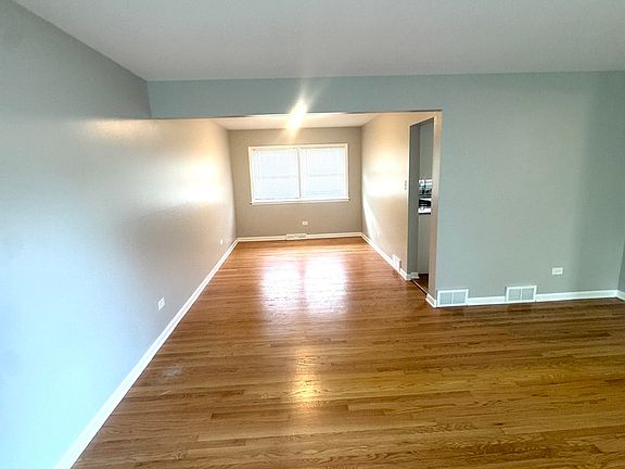5th image of 16856 School St