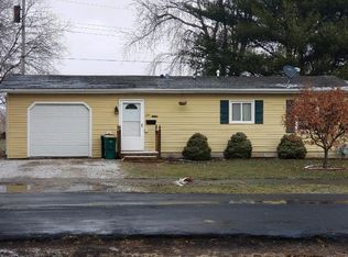 1221 Garden Ln, Galesburg, IL 61401