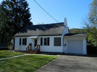 844 W Circle Dr, Vestal, NY 13850