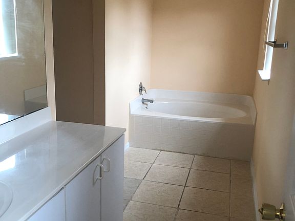 3rd image of 216 Churchill Ct