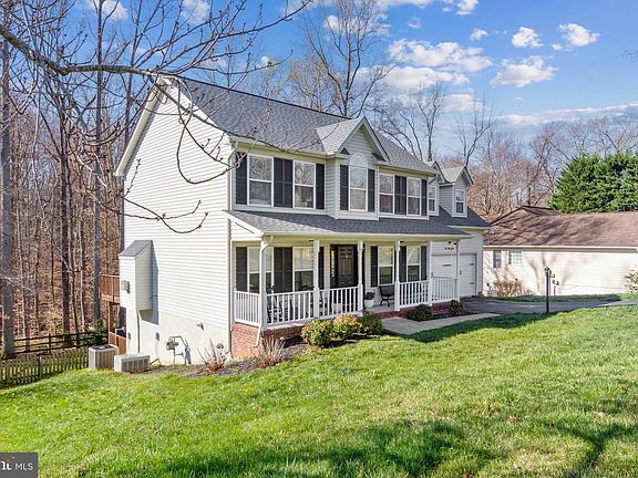 3rd image of 114 Hamlin Dr