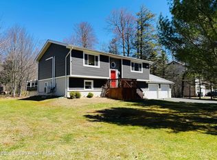 6385 Cherokee Trl, Tobyhanna, PA 18466