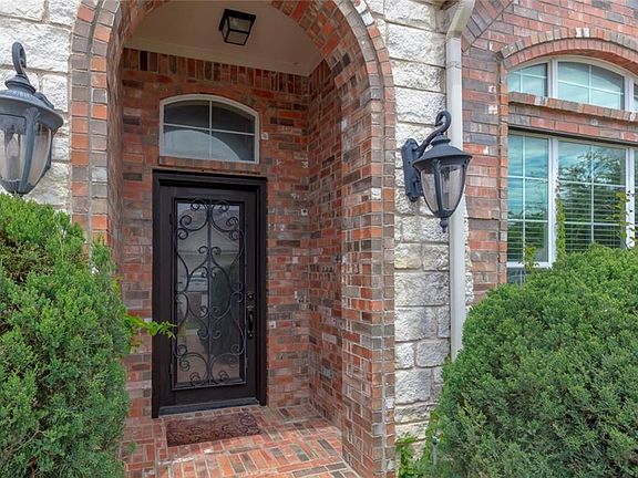 2nd image of 1305 Constance Dr