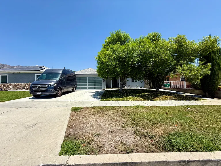 2428 N Lincoln St — Photo 35