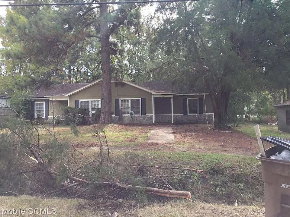 2nd image of 2103 Steiner St