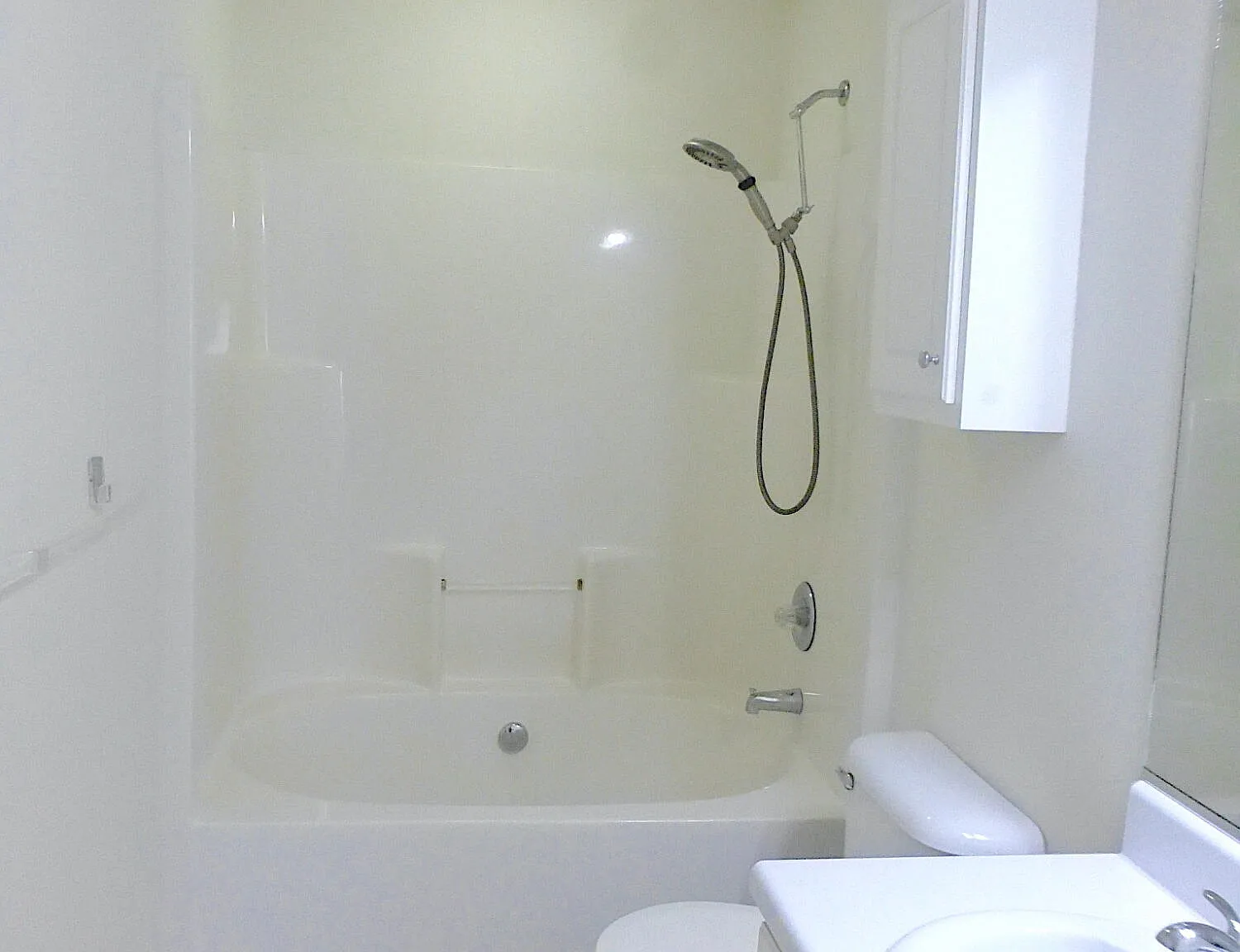 2 bed, 2.0 bath, 1100 sqft, $1,260 — Photo 4