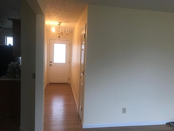 2nd image of 205 Paul Revere Ln
