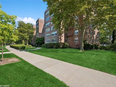 18-65 211 Street #4D, Bayside, NY, 11360