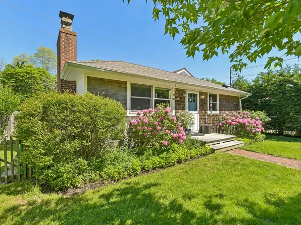 40 Grove St, Amagansett, NY 11930