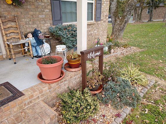 4th image of 308 Shelby Cir