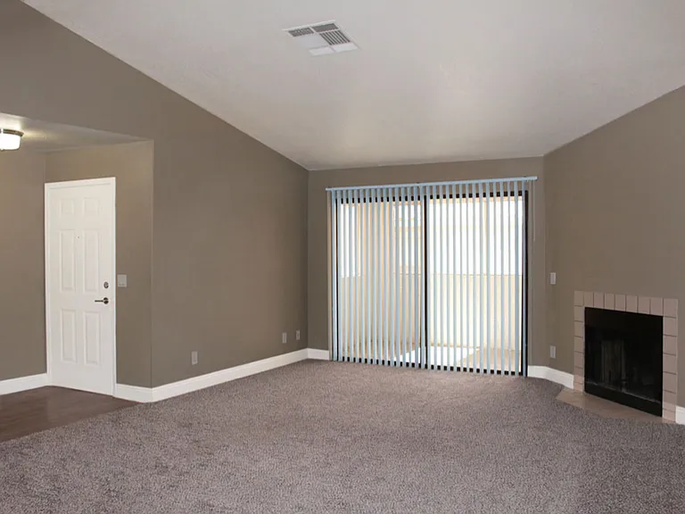 Mandalay Bay Apartments — Photo 17