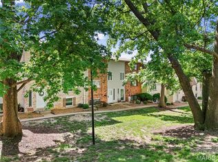 161 Carmel Woods Dr, Ballwin, MO 63021