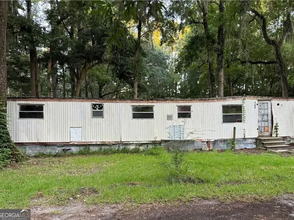 145 Pine Ave, Midway, GA 31320