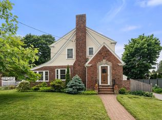34 Pleasant St W, Newton, MA 02459