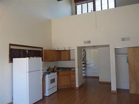 2nd image of 2650 N Valley View Rd