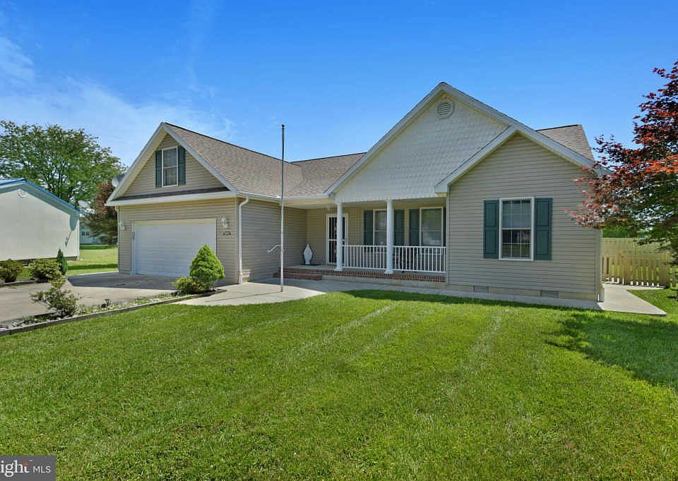 1st image of 105 Princeton Ct