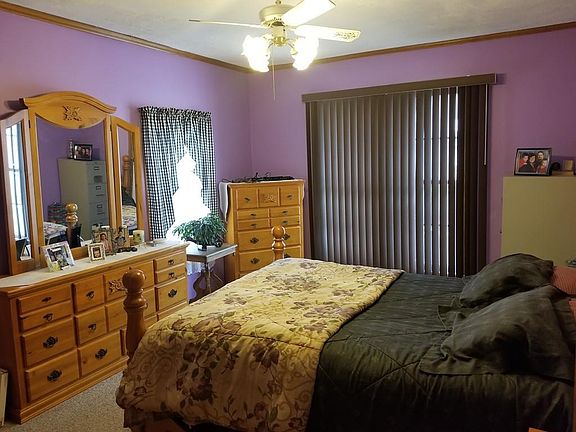 3rd image of 12 Sutton Ave