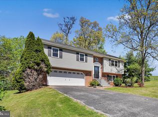 301 Larkin Dr, Red Lion, PA 17356