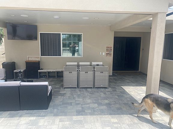 4th image of 1224 N Griffith Park Dr
