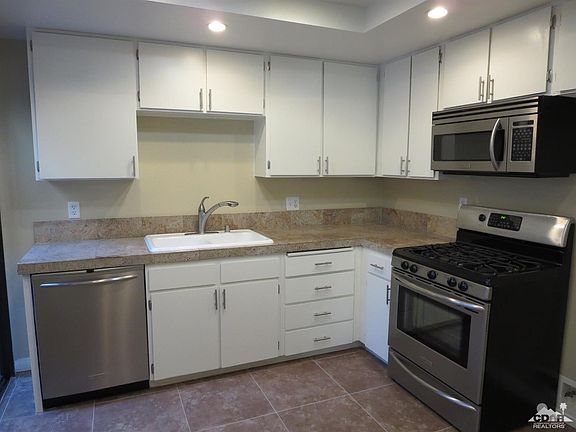 3rd image of 72540 Rolling Knoll Dr