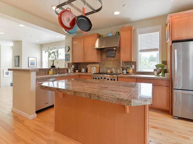 8808 SE 11th Ave — Photo 17
