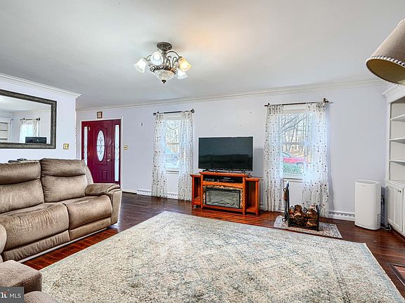 5th image of 1008 Hughes Shop Rd